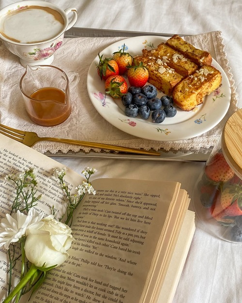 Morning coffee roses 
